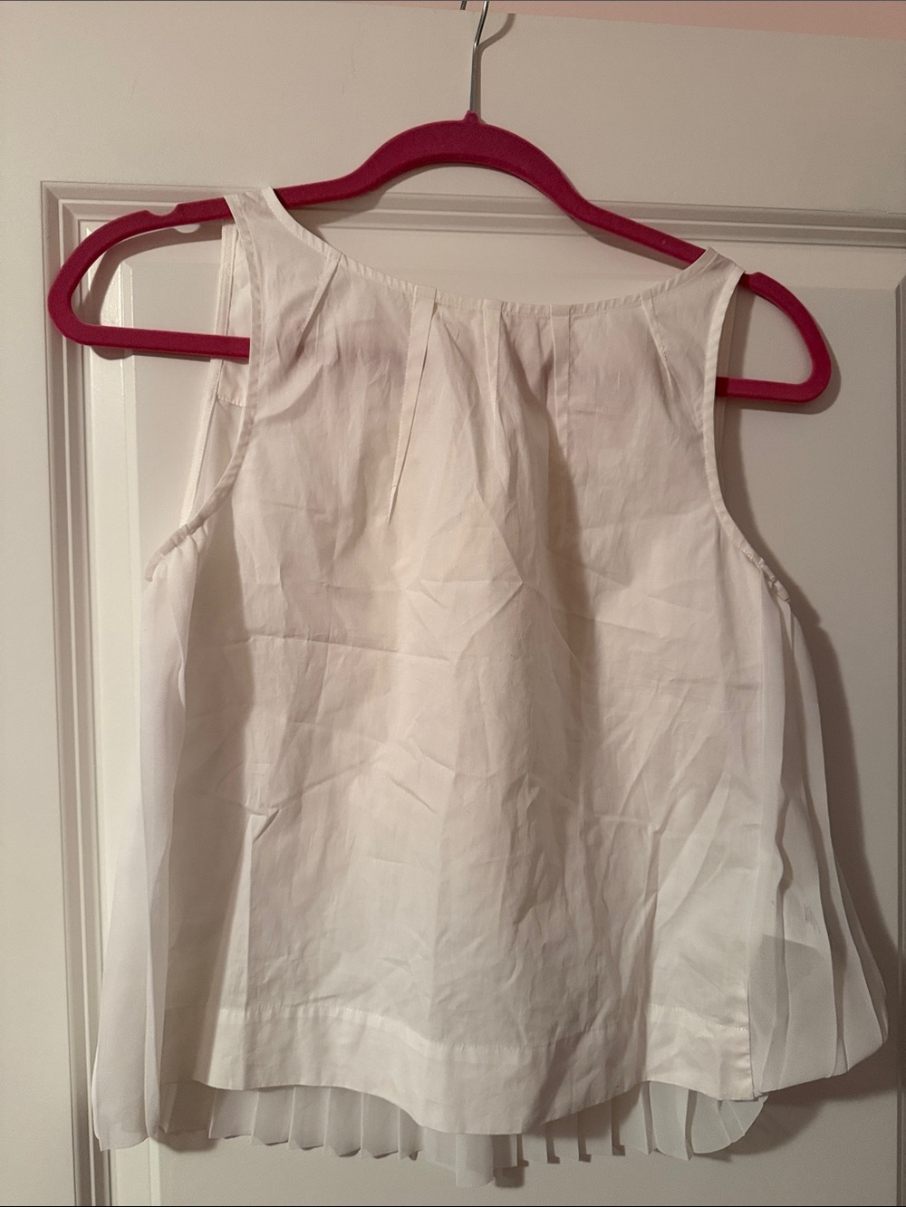 Max & Co. White Pleated-Back Sleeveless Camisole